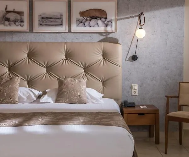 Bella Hersonissos (Crete)