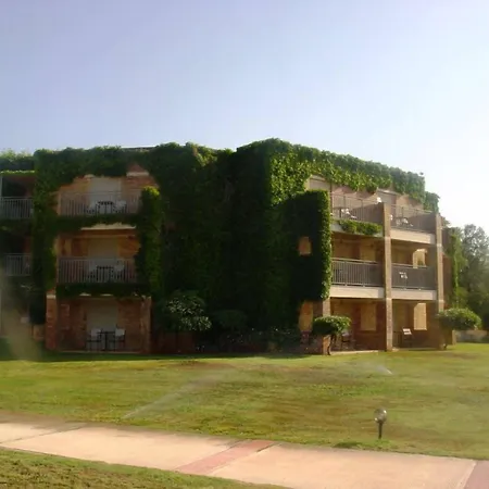 Bella Semesteranläggning (resort)